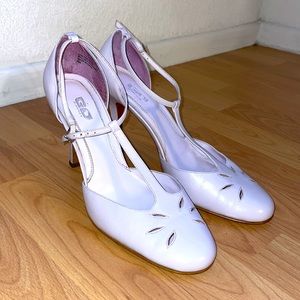 GO Anne Klein 90s Lavender Lilac purple T Strap Wedding Spring Easter Heel Shoe